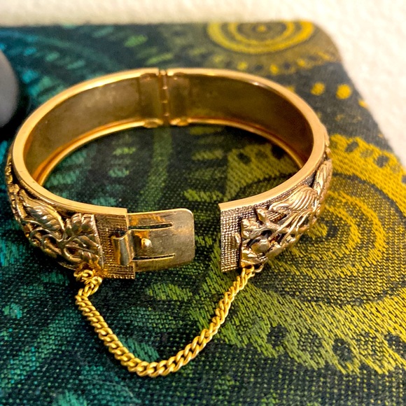 Vintage 80s Ornate Hinged Cuff Bracelet - Picture 4 of 6
